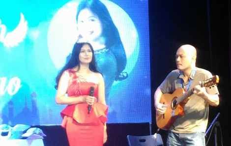 Nồng ấm buổi ra mắt thơ “Sải cánh giữa chiêm bao”