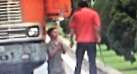 Triệu tập tài xế xe đầu kéo dọa chém, ép đồng nghiệp quỳ giữa đường