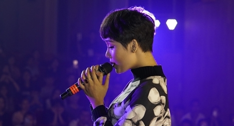 Miu Lê tóc ngắn cá tính trong đêm nhạc gây quỹ Học bổng âm nhạc Trịnh Công Sơn