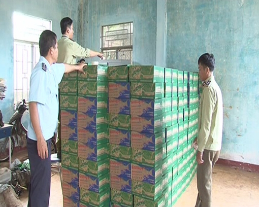 Gom 600 thùng nước ngọt không rõ nguồn gốc “tuồn” về Việt Nam tiêu thụ