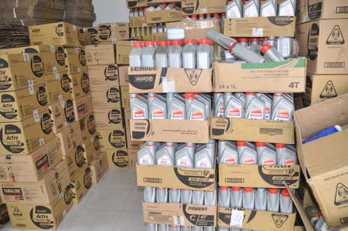 “Sản xuất” hàng nghìn chai nhớt giả các thương hiệu