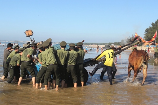 Hơn 60 sinh viên An ninh ra quân bảo vệ môi trường biển
