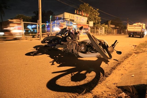 Đón cháu đi học về, ông nội bị tông tử vong