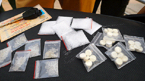 Cô gái mang thai 4 tháng đi bán thuốc “lắc” cùng bạn trai