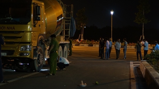 Truy tìm tài xế xe bồn cán chết nữ sinh viên