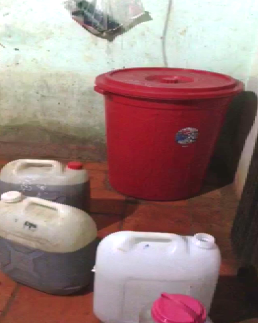 Phát hiện cơ sở chuyên dùng cồn và nước pha chế rượu