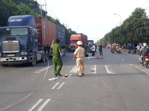 Truy tìm tài xế tông thương vong 2 mẹ con trên đường đi làm