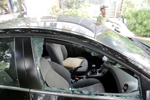 Truy tìm thủ phạm đập nhiều ô tô trộm tiền