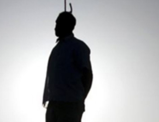 Nghi can hãm hại bé gái treo cổ tự tử