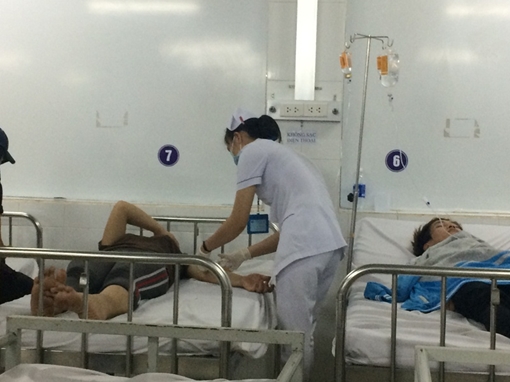 Hàng trăm công nhân nhập viện nghi ngộ độc thực phẩm