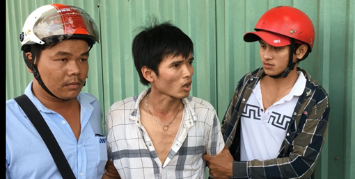 Tạm giữ “yêu râu xanh” lừa cháu gái xin việc làm để hãm hại