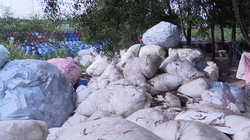 Phát hiện 3000 thùng phi chứa chất thải công nghiệp nguy hại