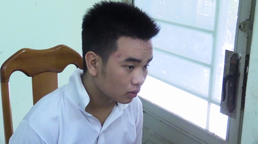 Cô gái nhanh trí thoát thân khi bị tên cướp kề dao vào cổ