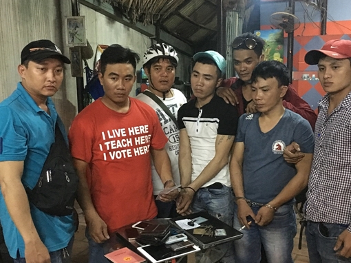 Hai tên trộm chuyên thuê taxi đi gây án