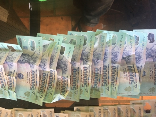 Mượn xe của bạn rồi đòi tiền chuộc