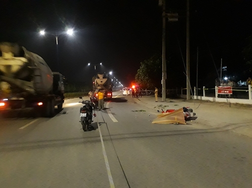 Truy tìm tài xế xe bồn cán chết người phụ nữ trong đêm