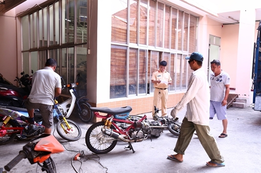 Tiêu hủy 38 xe máy của “quái xế”