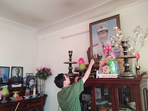 Báo CAND thăm, chúc Tết gia đình nguyên lãnh đạo Bộ Công an