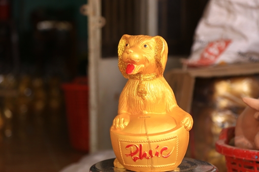 Làng gốm tất bật sản xuất...chó vàng tài lộc đón Tết