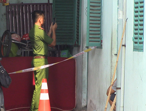 Đôi vợ chồng cháy như bó đuốc trong phòng trọ