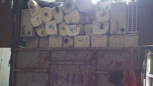 Phát hiện xe tải chứa hơn 300 máy điều hòa nhập lậu