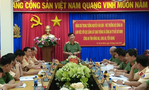 Đảm bảo trật tự an toàn giao thông trên tuyến cao tốc