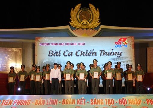 Hội trại tuổi trẻ CAND học tập, thực hiện sáu điều Bác Hồ dạy