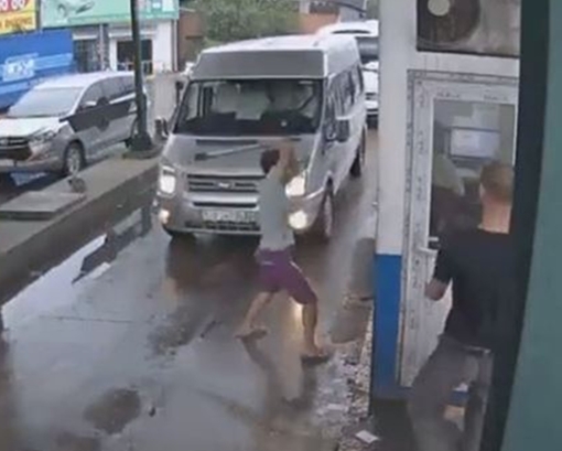 Hai nhân viên trạm BOT bị đánh đập dã man