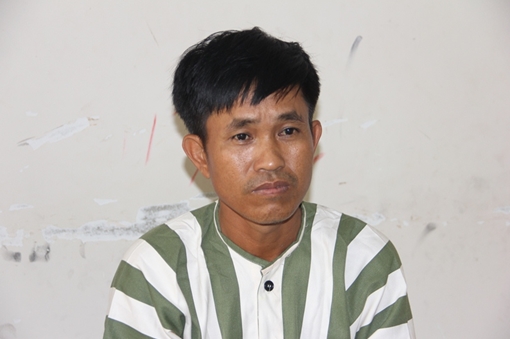 Giết vợ tại bến xe khách rồi đầu thú