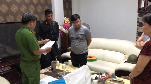 Cầm đầu đường dây cá độ bóng đá hàng trăm tỷ đồng vì thú chơi “siêu xe”