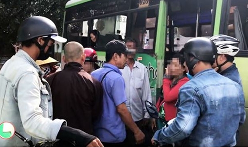 Hiệp sĩ giải cứu cháu gái 13 tuổi bị bán vào quán cà phê “đèn mờ”