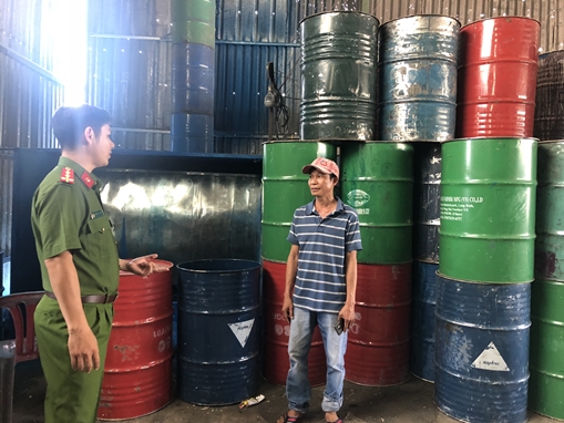 Nghi vấn đường dây tiêu thụ chất thải độc hại quy mô lớn ở Bình Dương