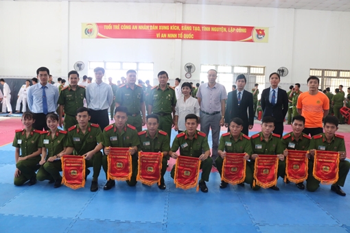 Sôi nổi các hoạt động tri ân thầy, cô giáo CAND nhân ngày 20-11