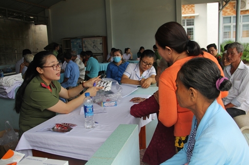 Khám bệnh, phát thuốc miễn phí cho người nghèo ở Tây Ninh