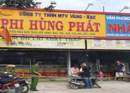 Thiếu tiền xài, cô gái đi cướp tiệm vàng