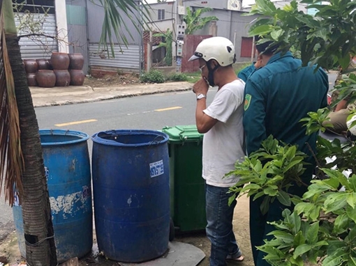 Nhặt ve chai, phát hiện thi thể thai nhi ở thùng rác