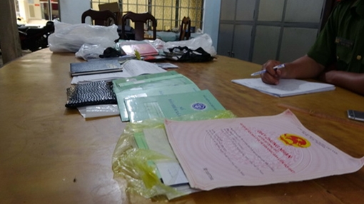 Thế chấp thẻ ATM, số BHXH, 40 người vay “tín dụng đen” lãi suất cao