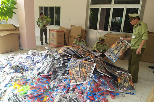 Gần 1500 súng nhựa nhập lậu tiêu thụ Tết Trung thu