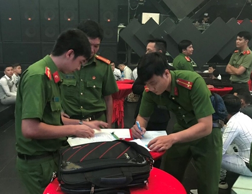 39 đối tượng “dính” ma túy ở quán bar nằm trong khu dân cư