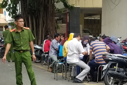 Hàng trăm người kéo đến trụ sở Công an để tố Công ty Alibaba lừa đảo