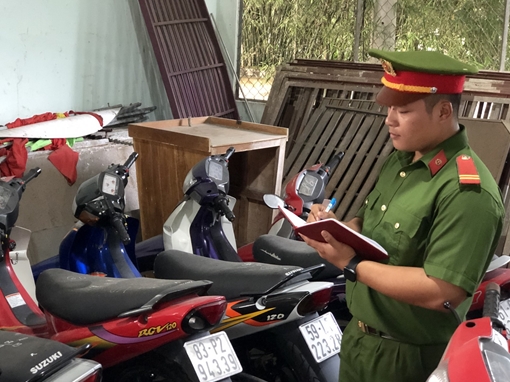 32 xe Suzuki Sport không giấy tờ hợp lệ, thay đổi, đục lại số khung, số máy