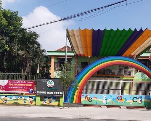 Cháu bé 1 tuổi bị bạn trong lớp mầm non giẫm lên người gây thương tích