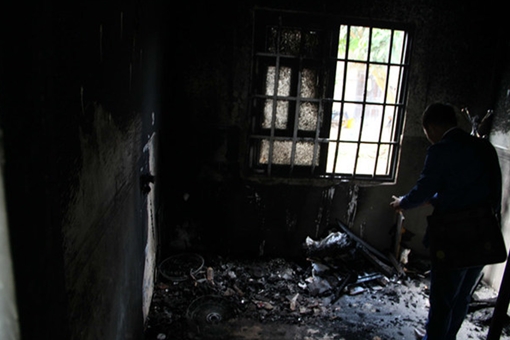 Tưới xăng đốt vợ và mẹ vợ