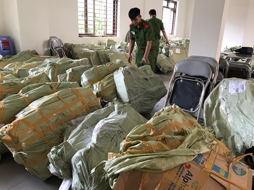 Nhân viên bưu điện vận chuyển 100 xe đạp lậu