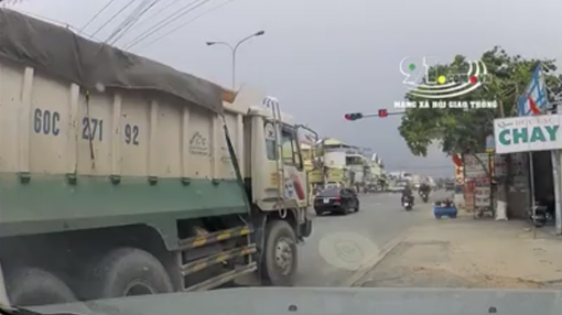 Xác minh clip đoàn xe ben ngang nhiên vượt đèn đỏ  