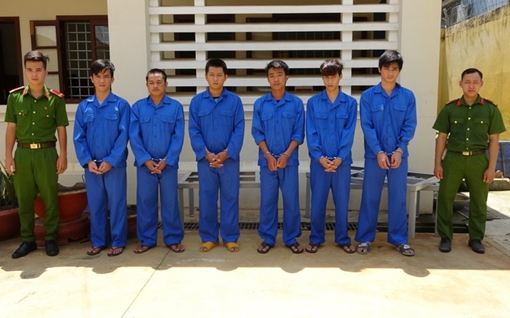 Bắt 6 đối tượng dùng súng, mã tấu giải quyết mâu thuẫn