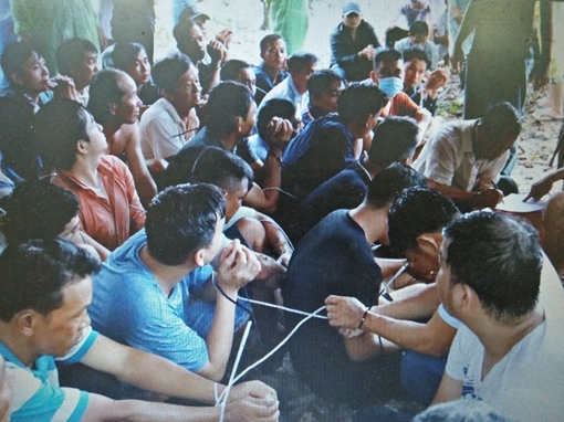 Bắt 60 đối tượng lắc tài xỉu quy mô lớn, thu hơn 900 triệu đồng