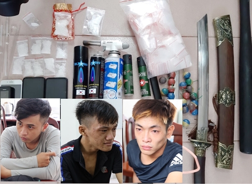 Bắt nhóm “đầu nậu” mua bán ma túy, thu giữ 2 cây kiếm