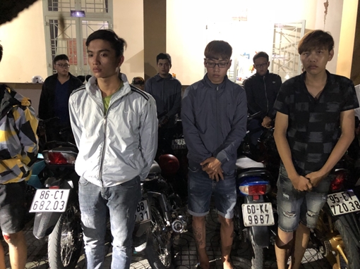 Bắt 24 'quái xế' tụ tập đua xe ở Đồng Nai