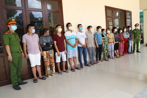 Phá đường dây thầu đề qua mạng quy mô lớn ở Tây Ninh